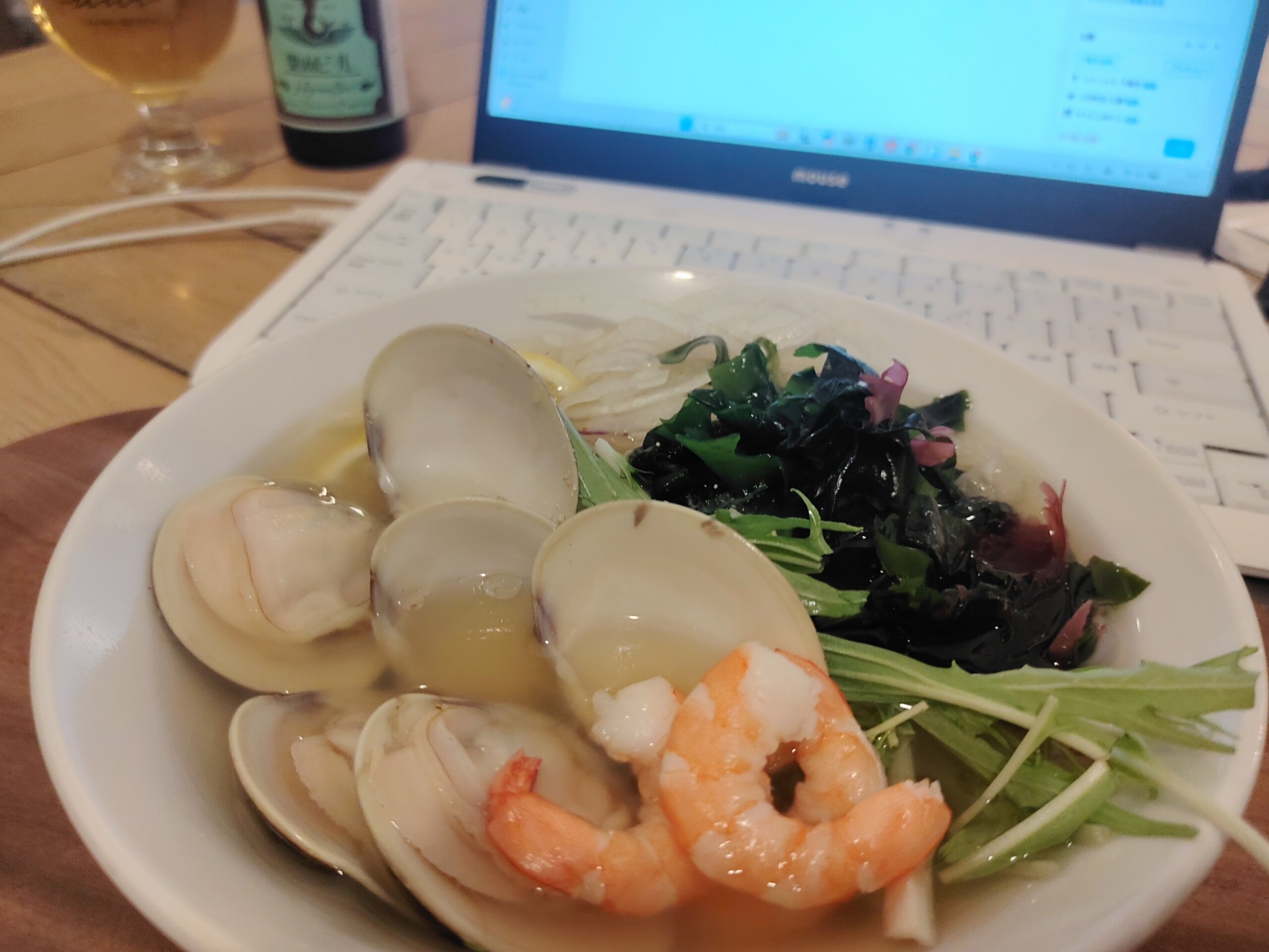 【葉山うみのホテル】ラウンジ。はまぐりのフォー