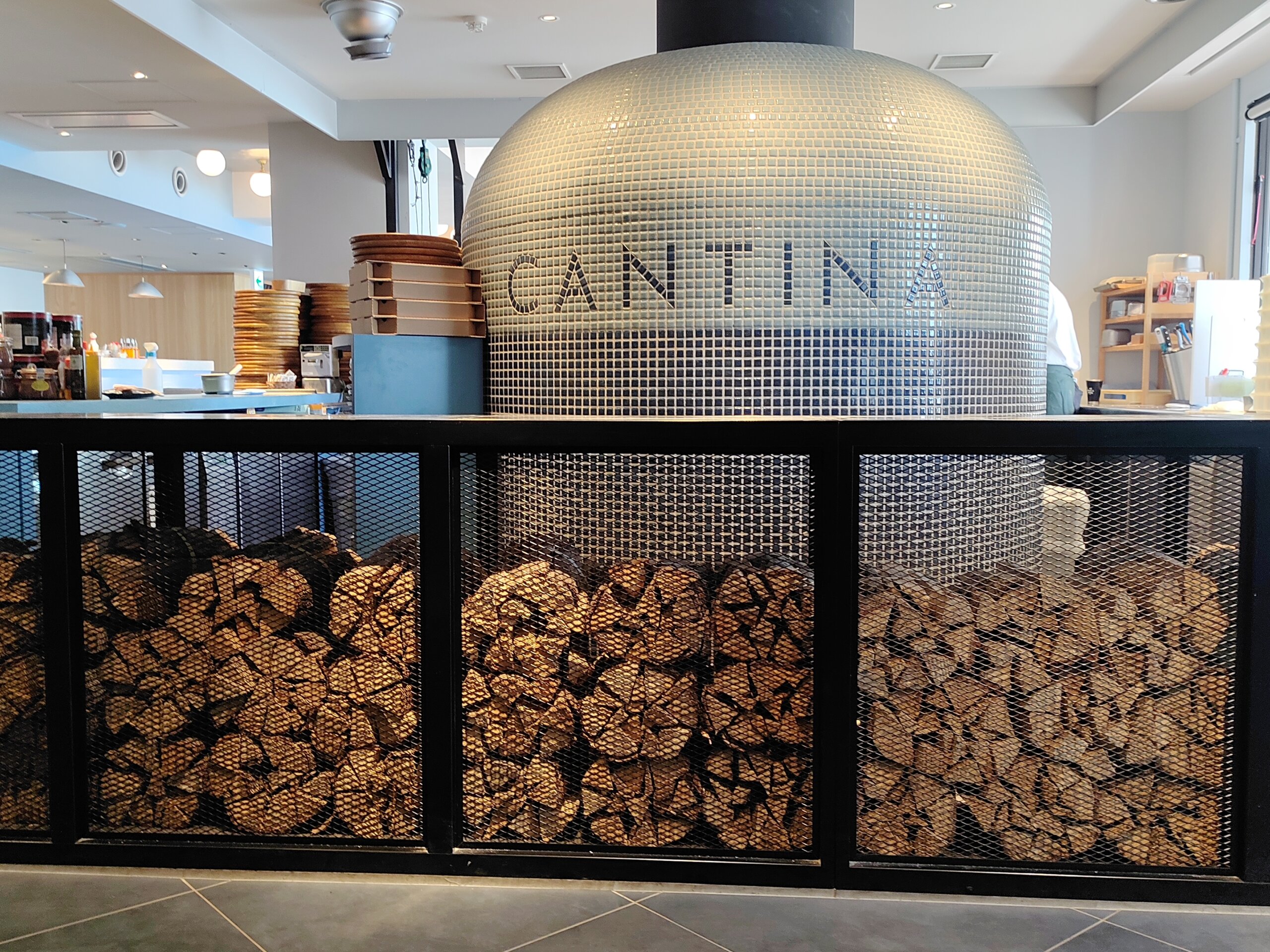 シーサイドイタリアン カンティーナ】