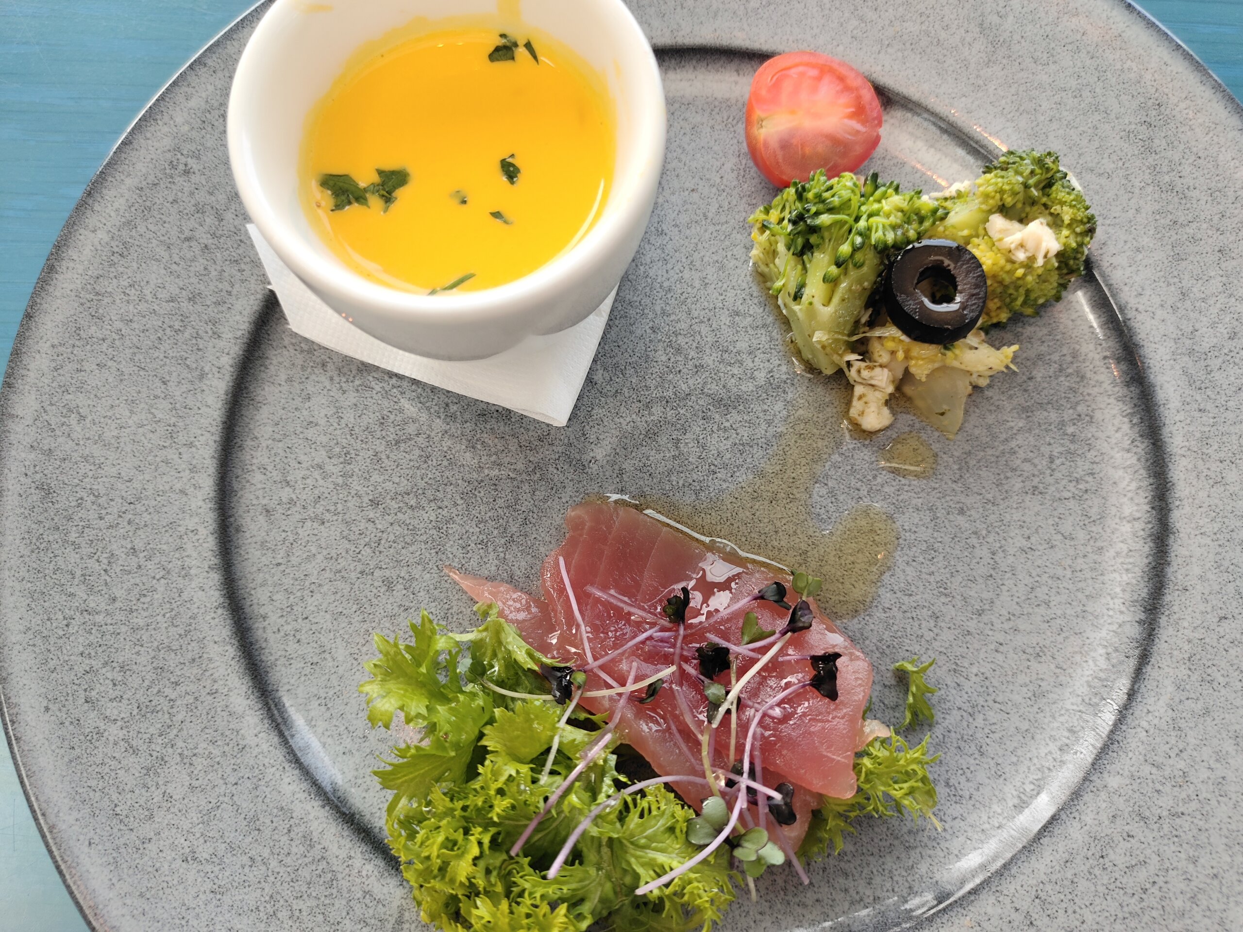 シーサイドイタリアン カンティーナ】・ランチ前菜